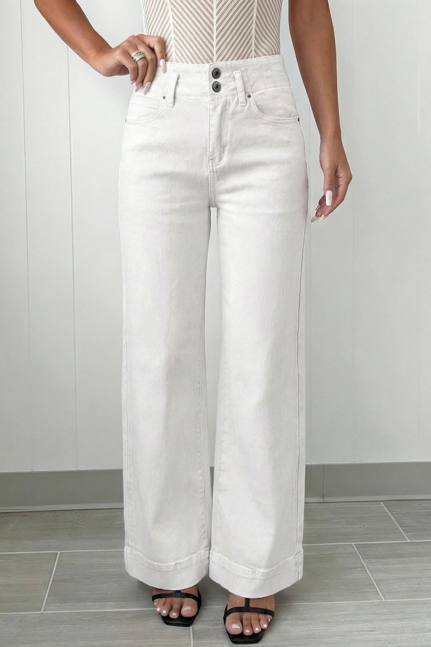 *White Double Button Wide Leg Jean*