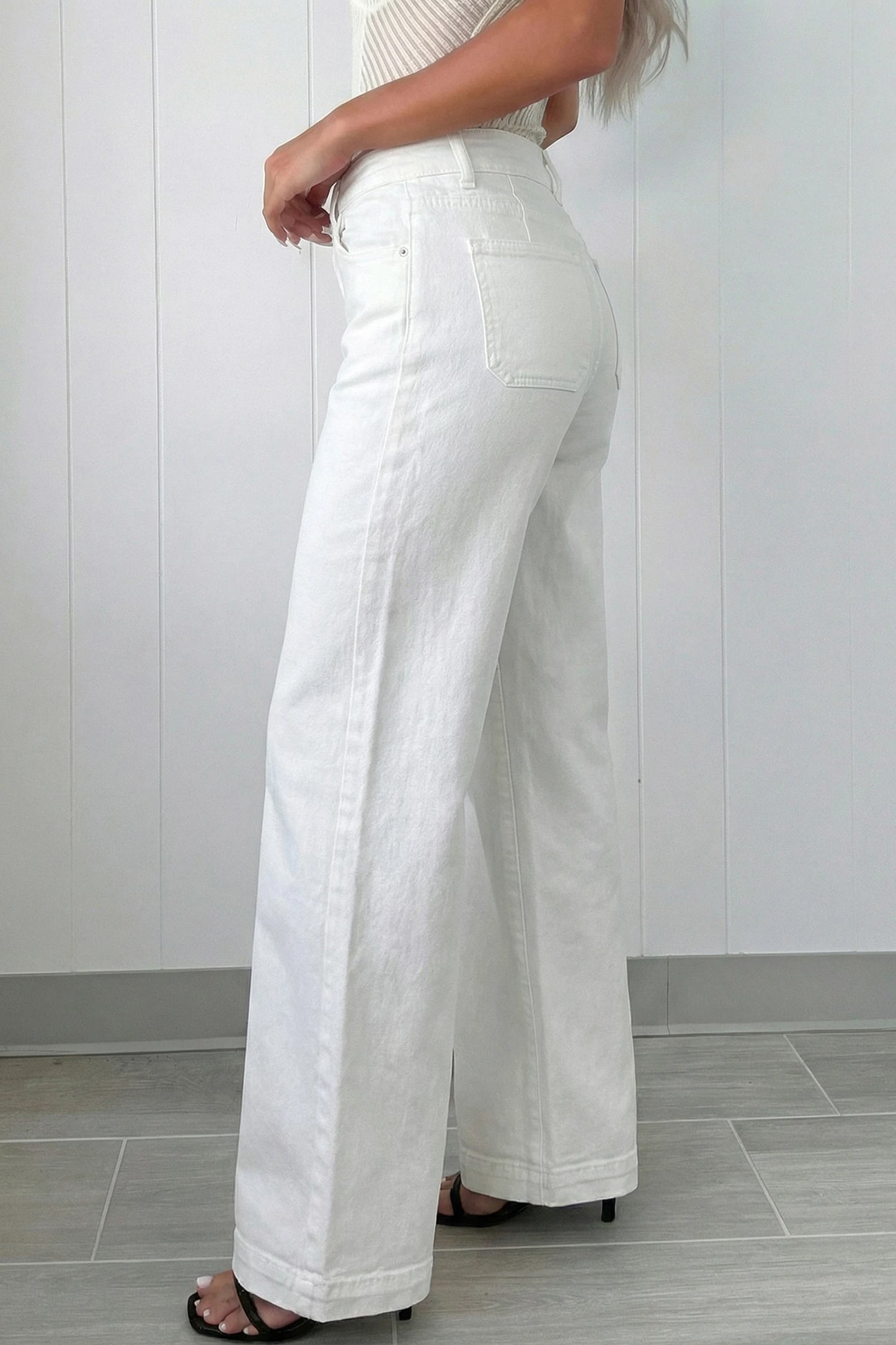*White Double Button Wide Leg Jean*