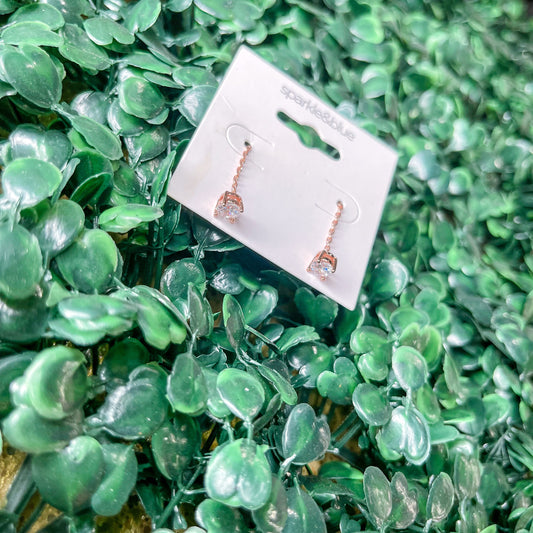 Drei Dainty Stud Earrings